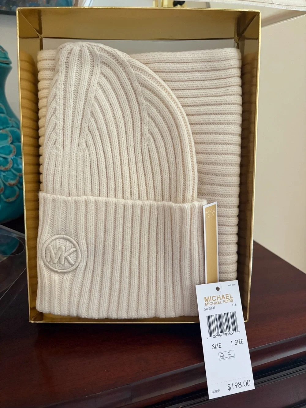 NWT Michael Kors Hat and Scarf set in gift box